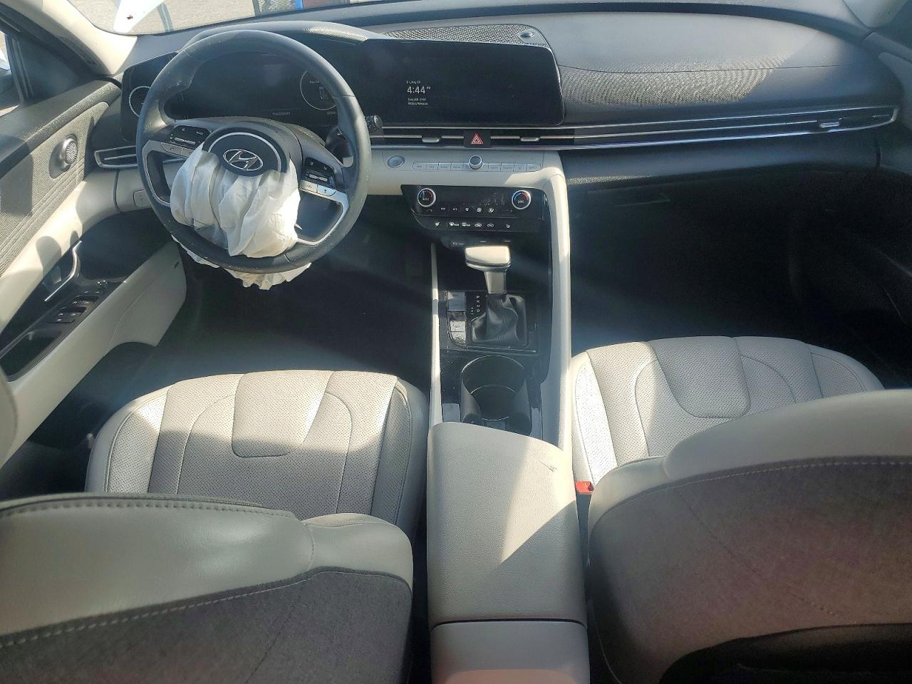 Hyundai ELANTRA Limited