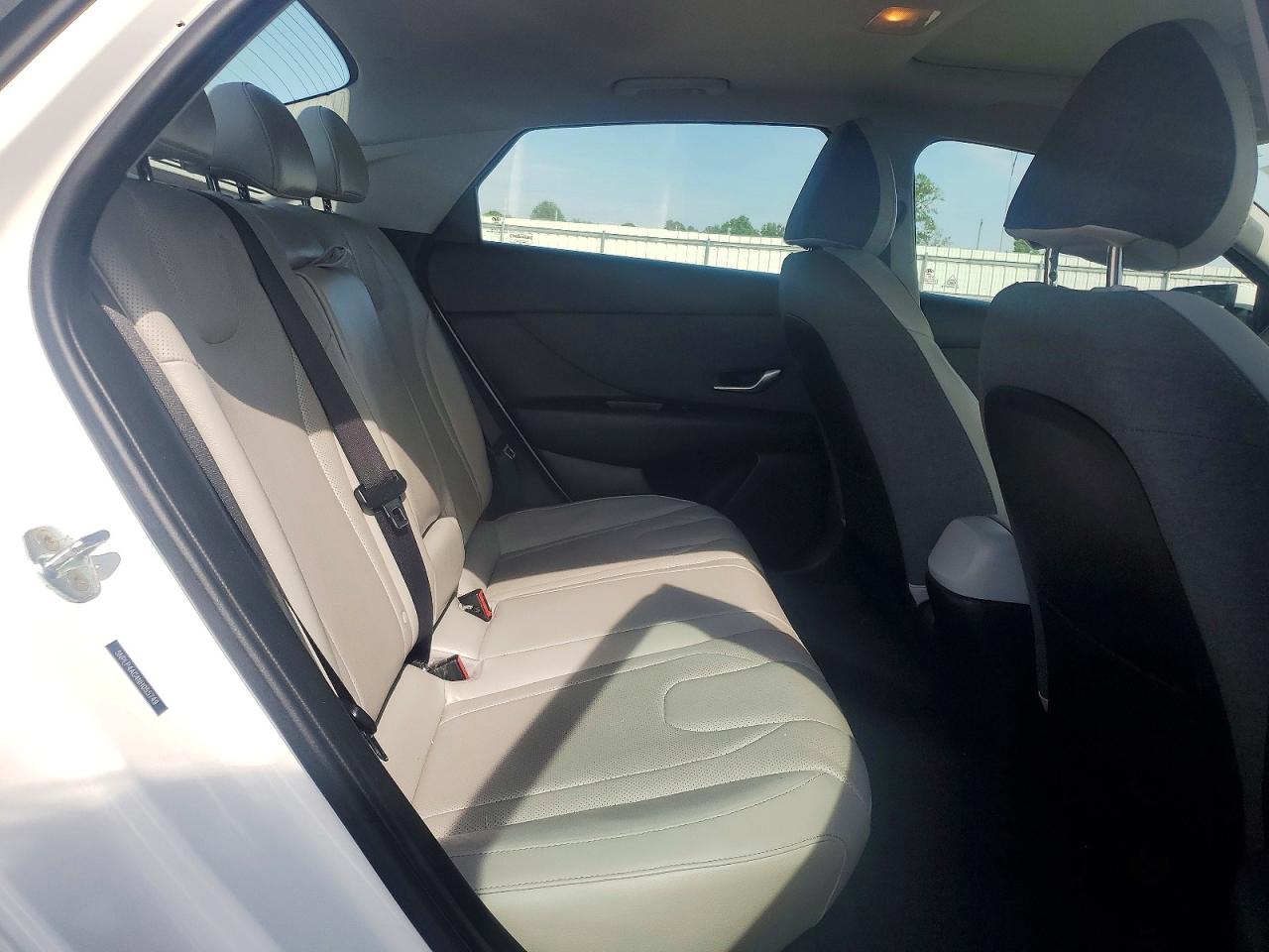 Hyundai ELANTRA Limited