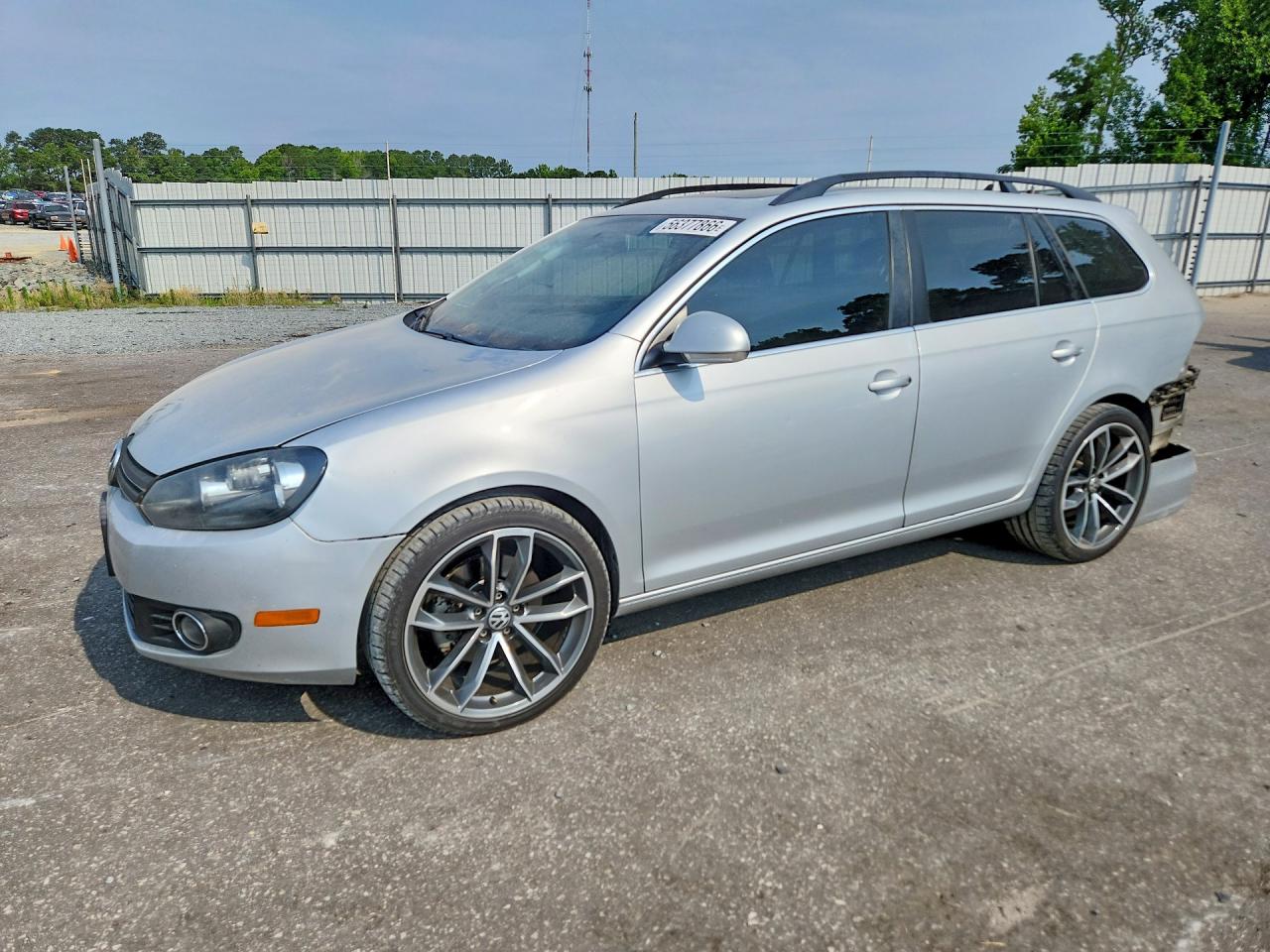 Salvage Volkswagen Jetta Image