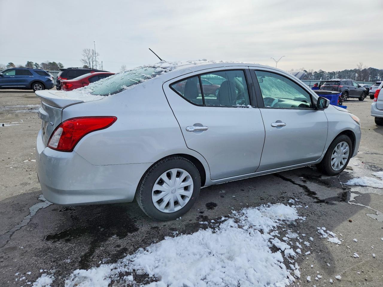 Nissan Versa S