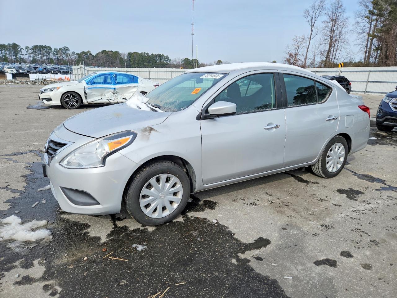 Salvage Nissan Versa Image