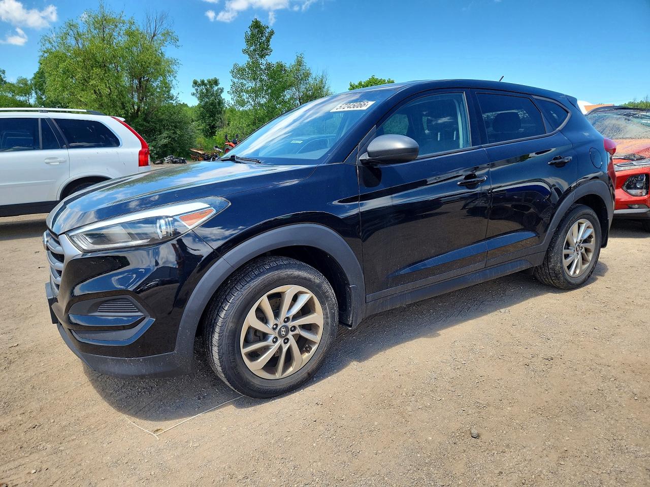 Salvage Hyundai TUCSON Image