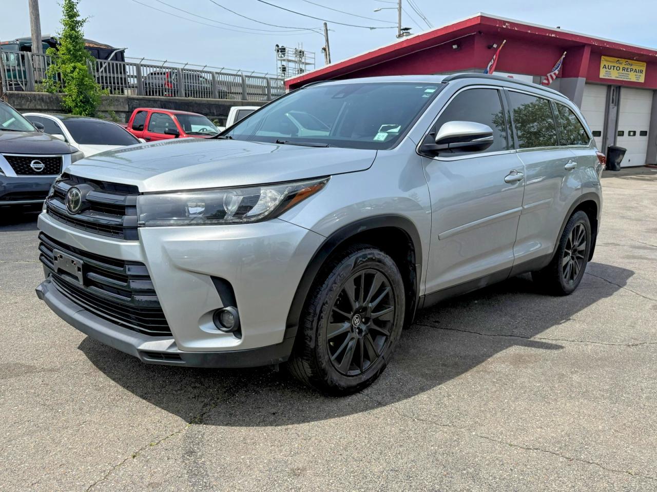 Salvage Toyota Highlander Image