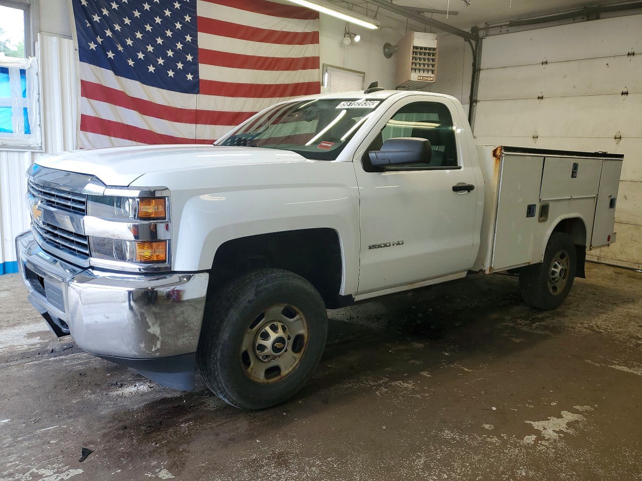 Salvage Chevrolet Silverado Image