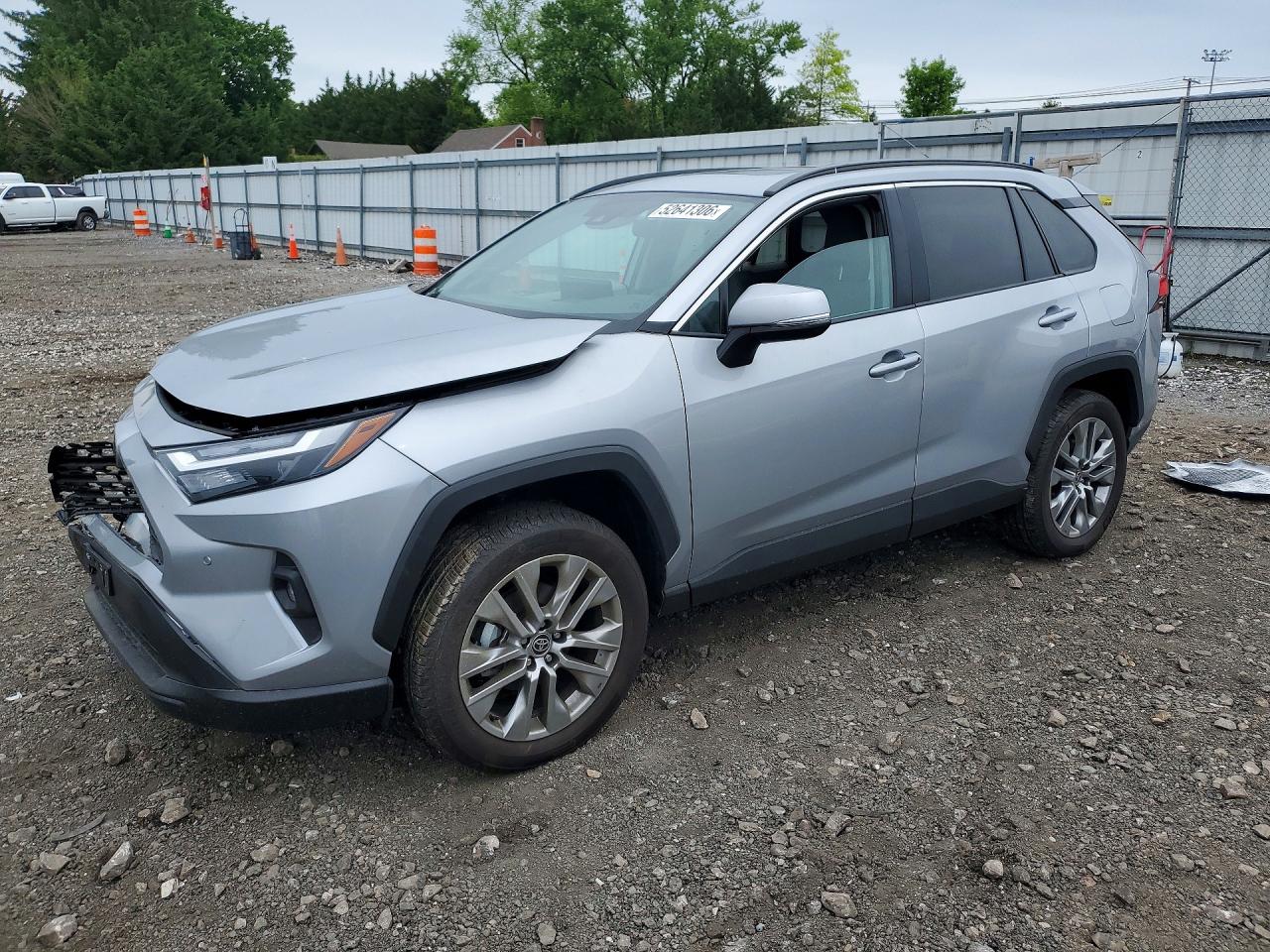 Salvage Toyota RAV4 Image