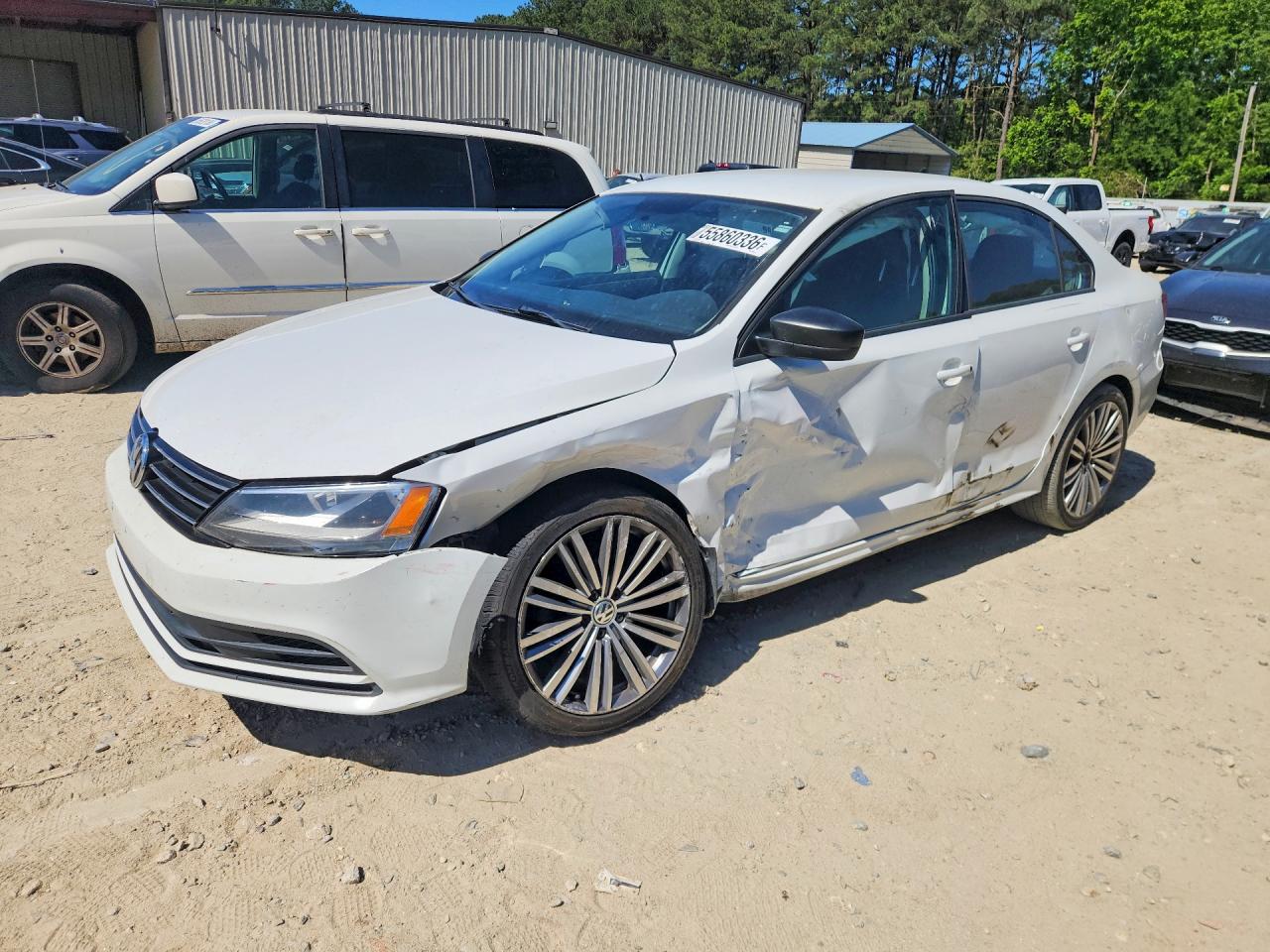 Salvage Volkswagen Jetta Image