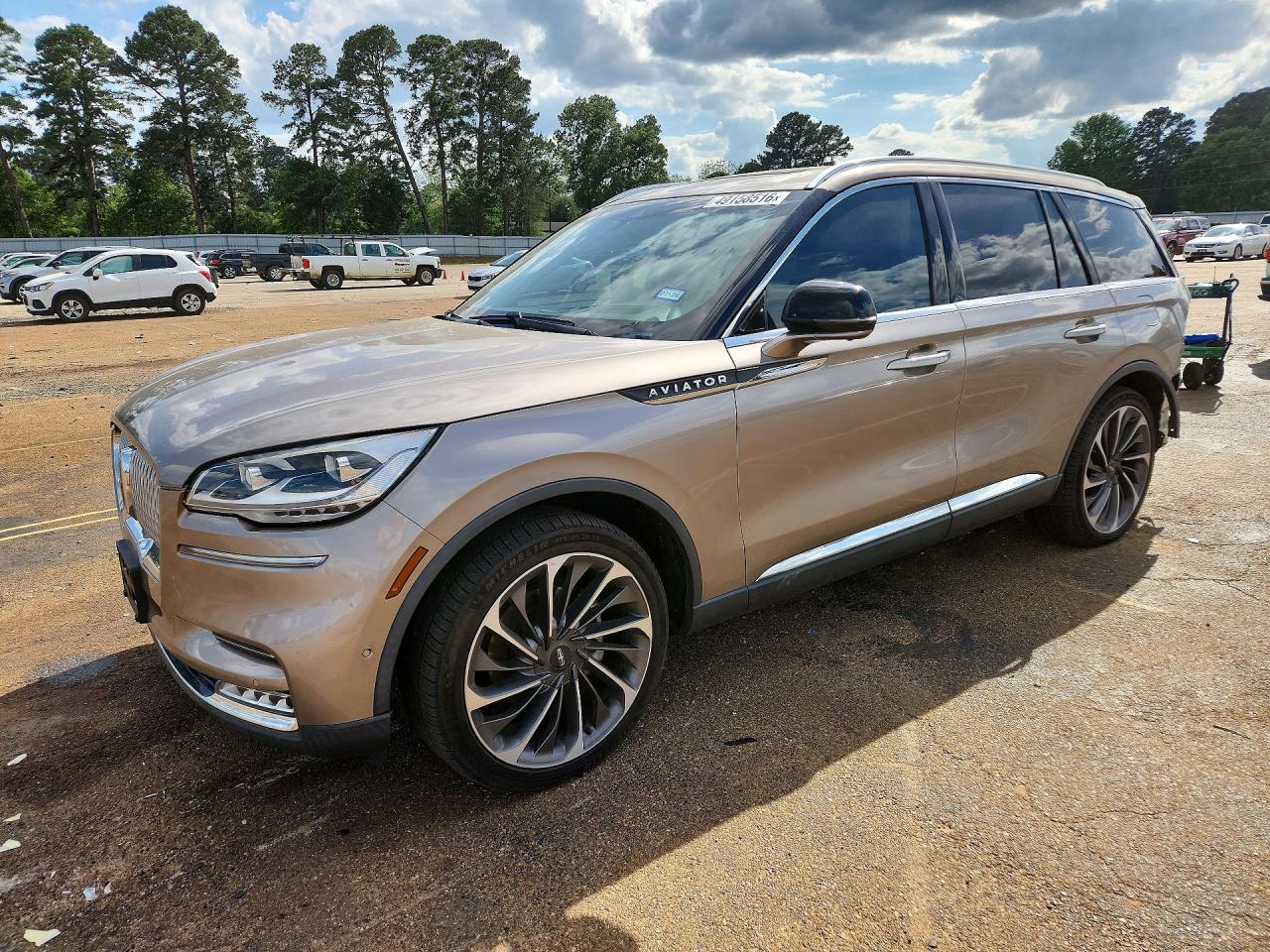 Salvage Lincoln Aviator Image
