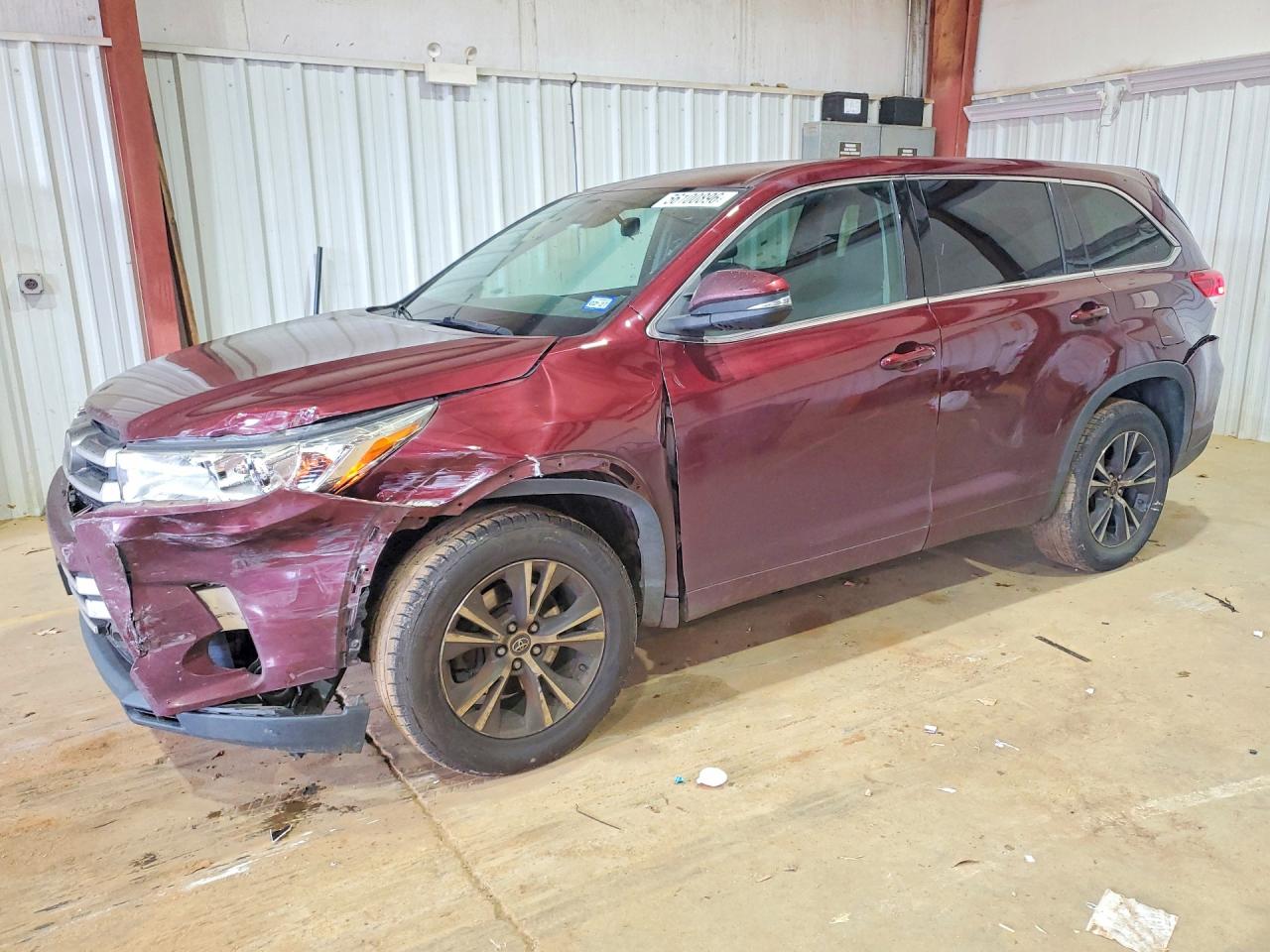 Salvage Toyota Highlander Image