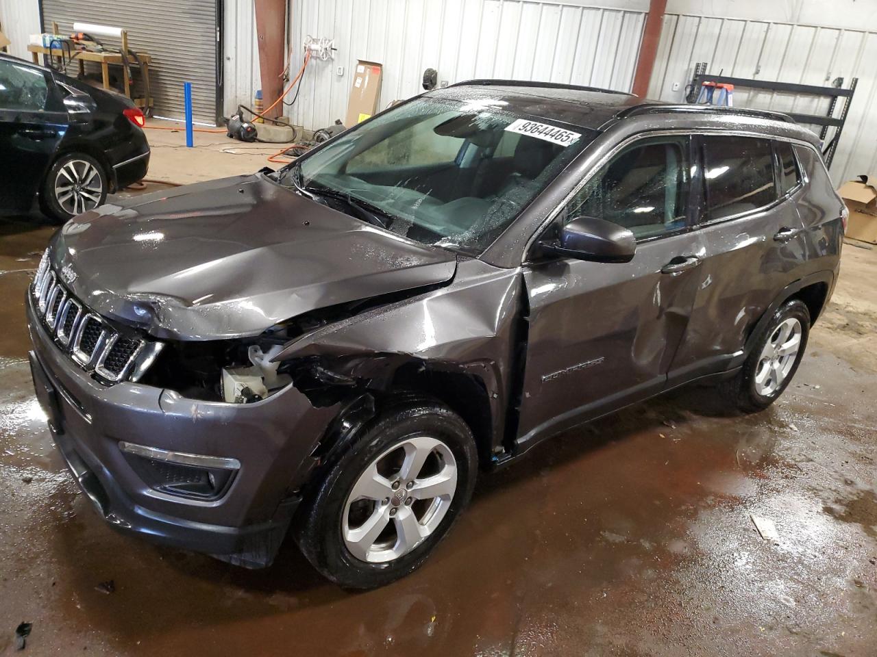 Salvage Jeep Compass Image