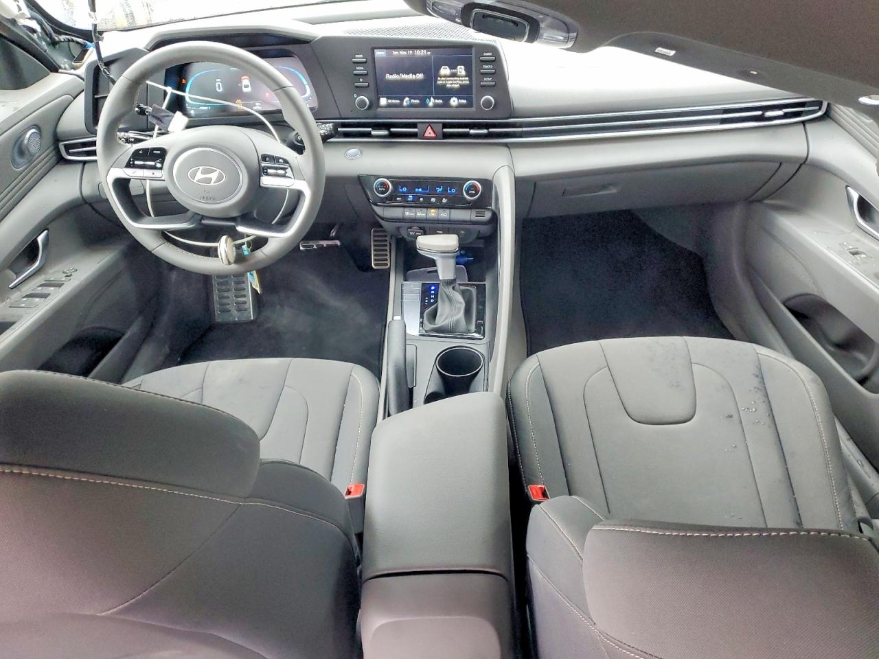 Hyundai ELANTRA Sel Sport