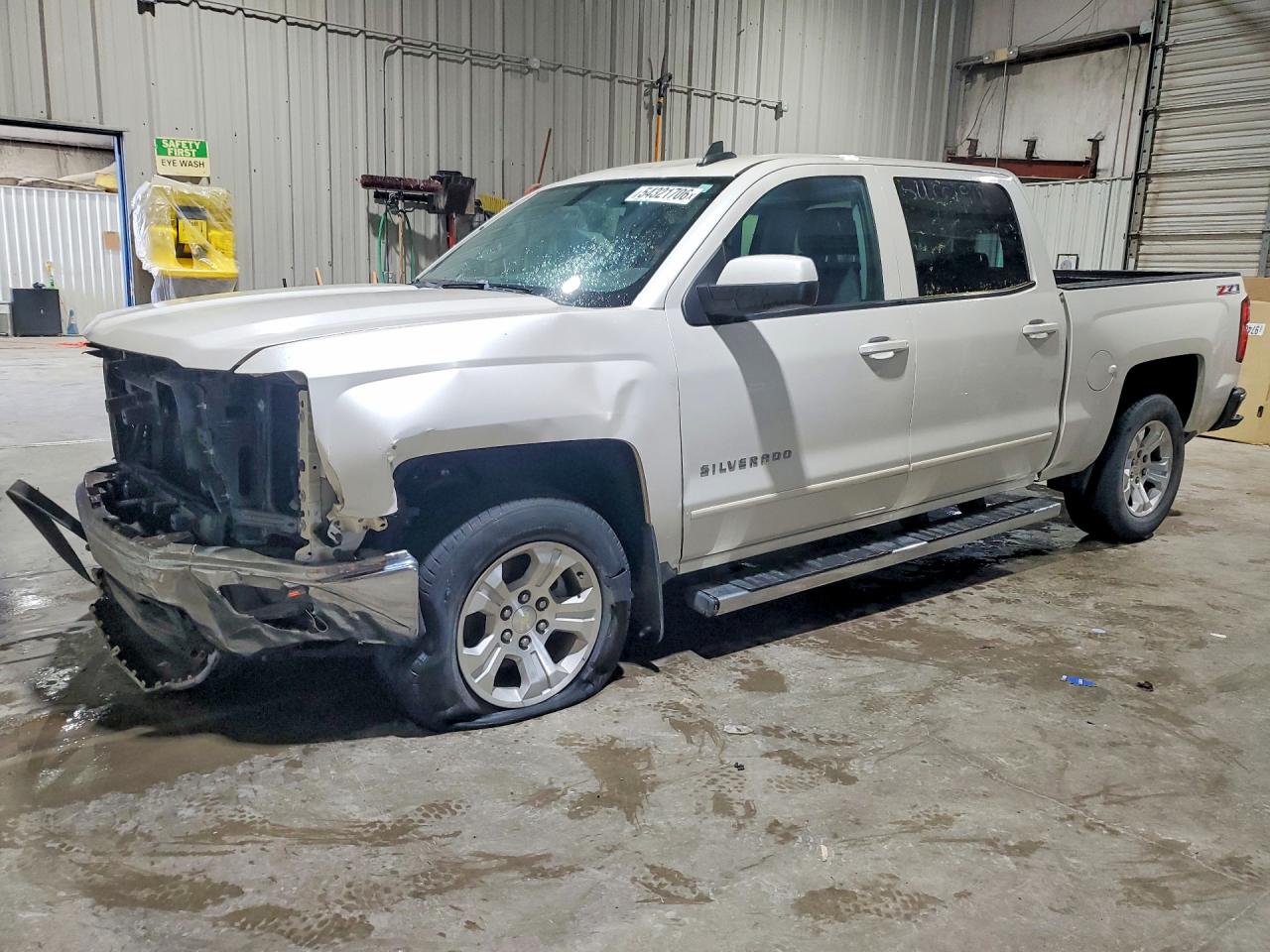 Salvage Chevrolet Silverado Image