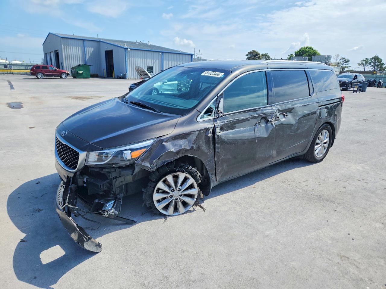 Salvage Kia Sedona Image