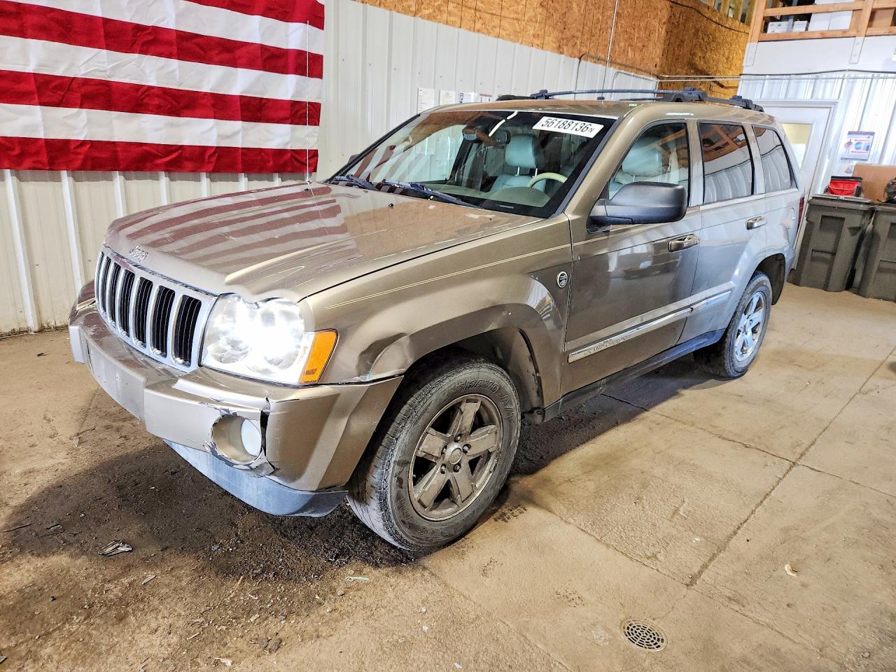 Salvage Jeep Cherokee Image