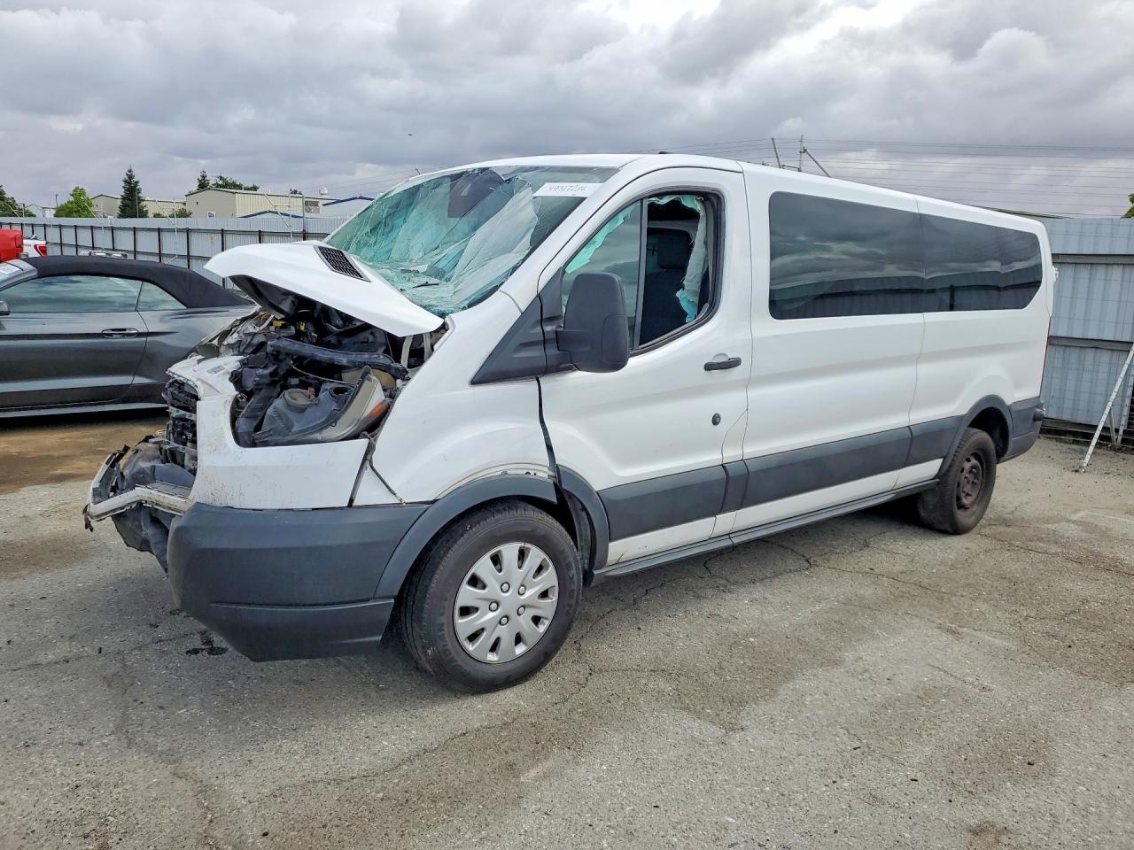 Salvage Ford Transit Image