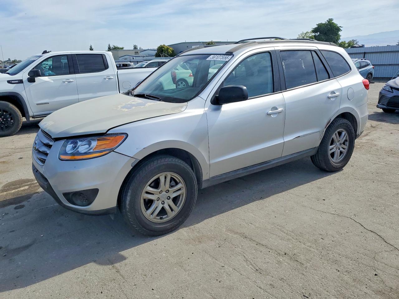 Salvage Hyundai SANTA FE Image