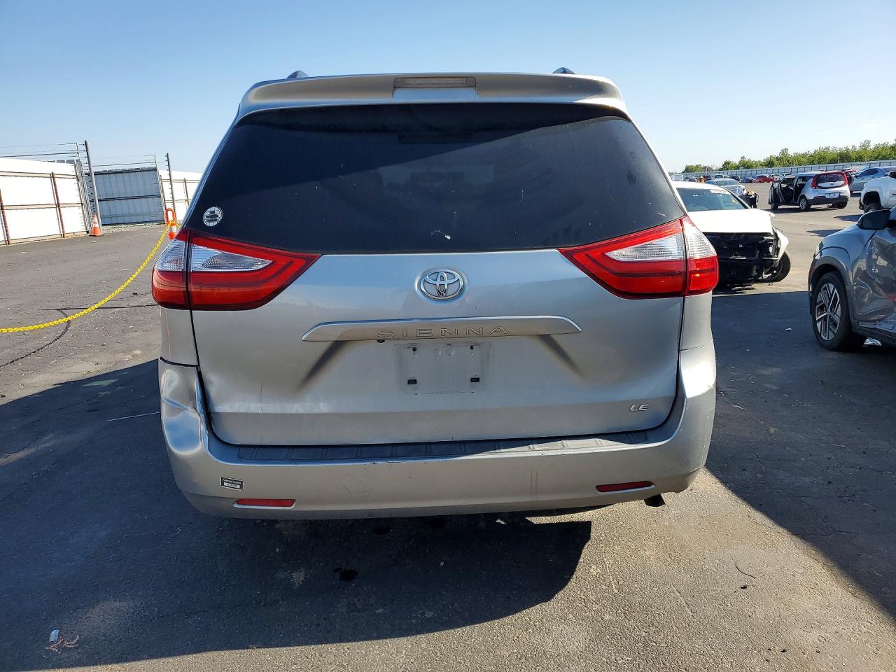 Toyota Sienna Le 8-passenger