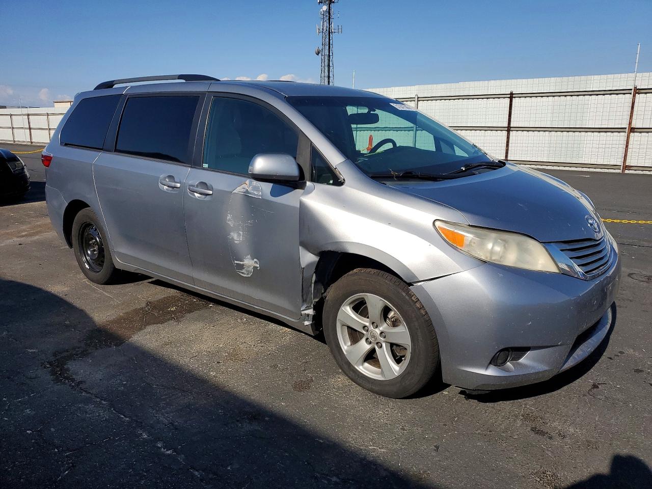 Toyota Sienna Le 8-passenger
