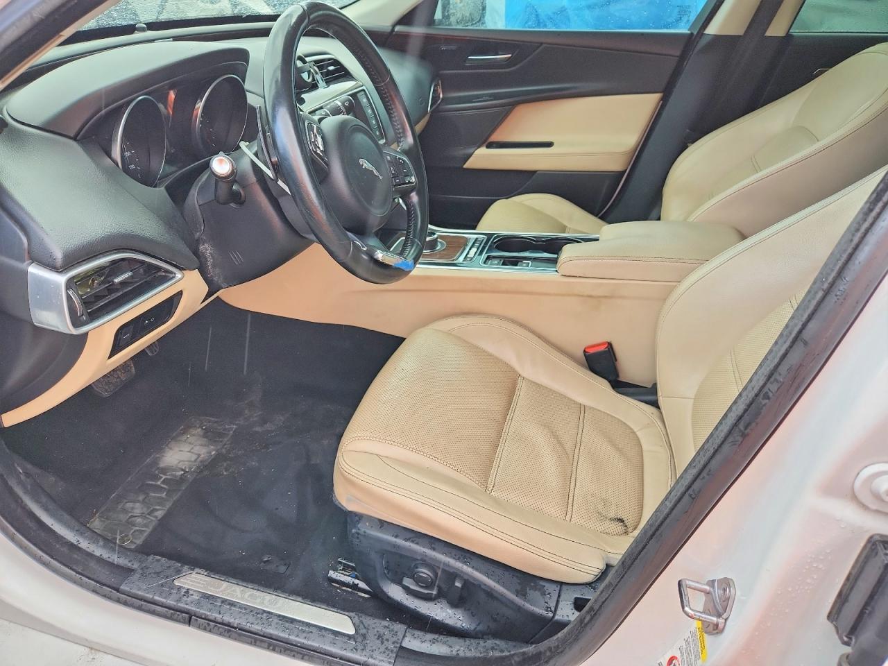 Jaguar XE Prestige