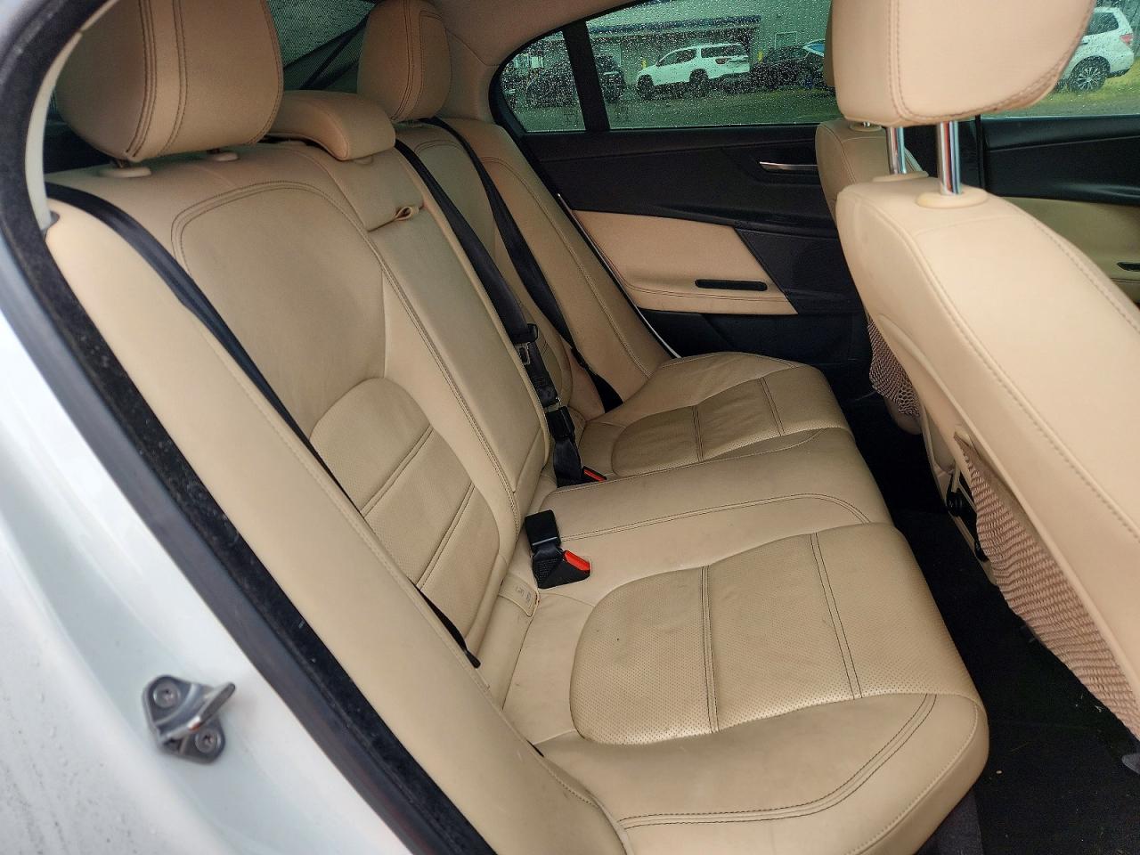 Jaguar XE Prestige