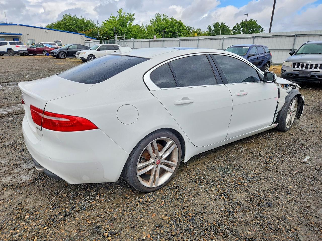Jaguar XE Prestige