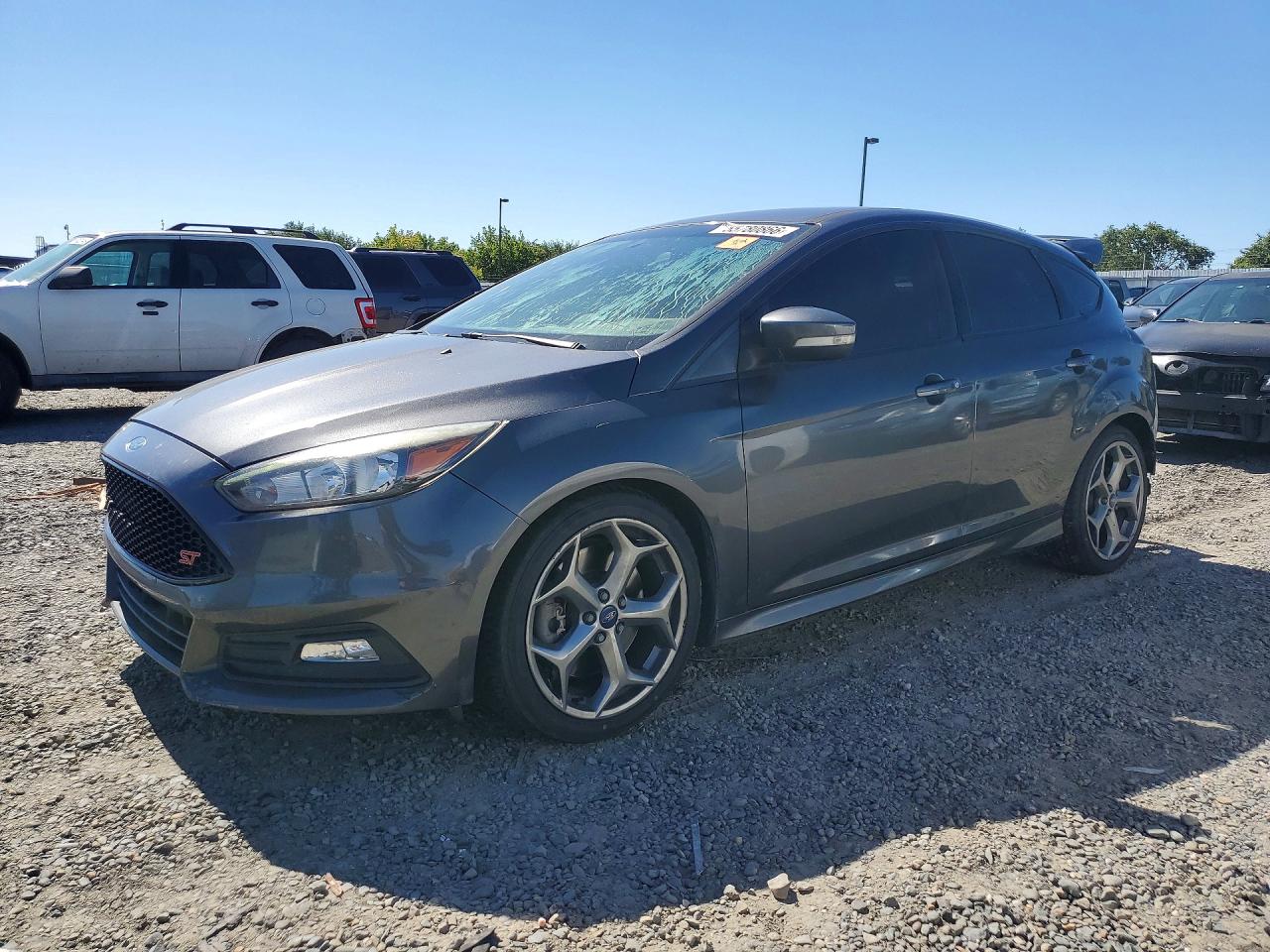 Salvage Ford Focus Image