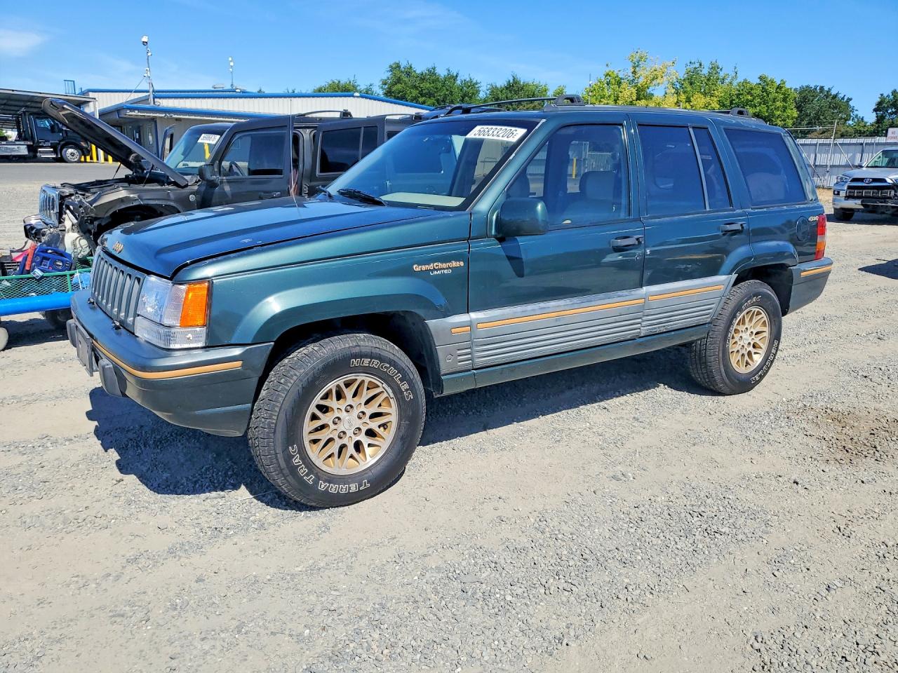Salvage Jeep Grand Cherokee Image