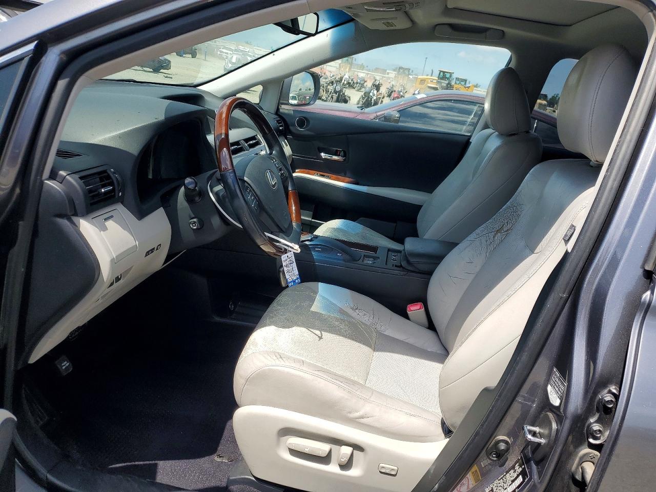 Lexus RX Base