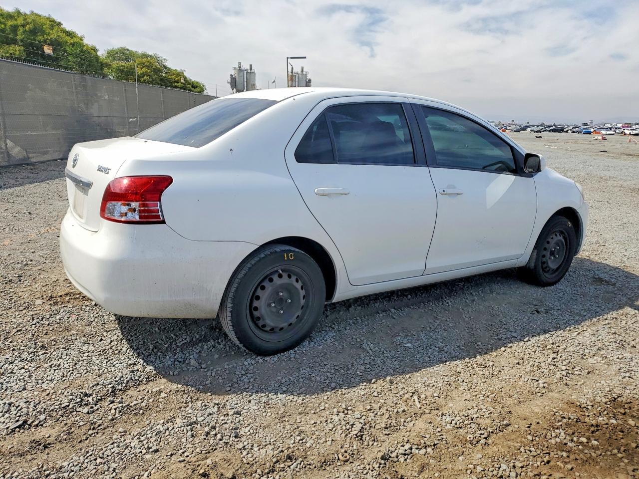 Toyota Yaris Base