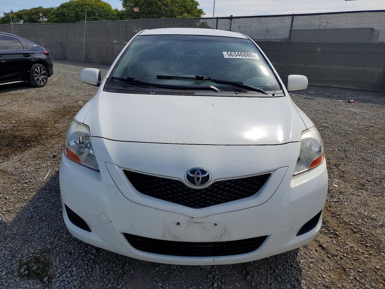 Toyota Yaris Base