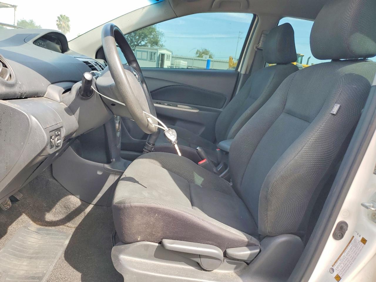 Toyota Yaris Base