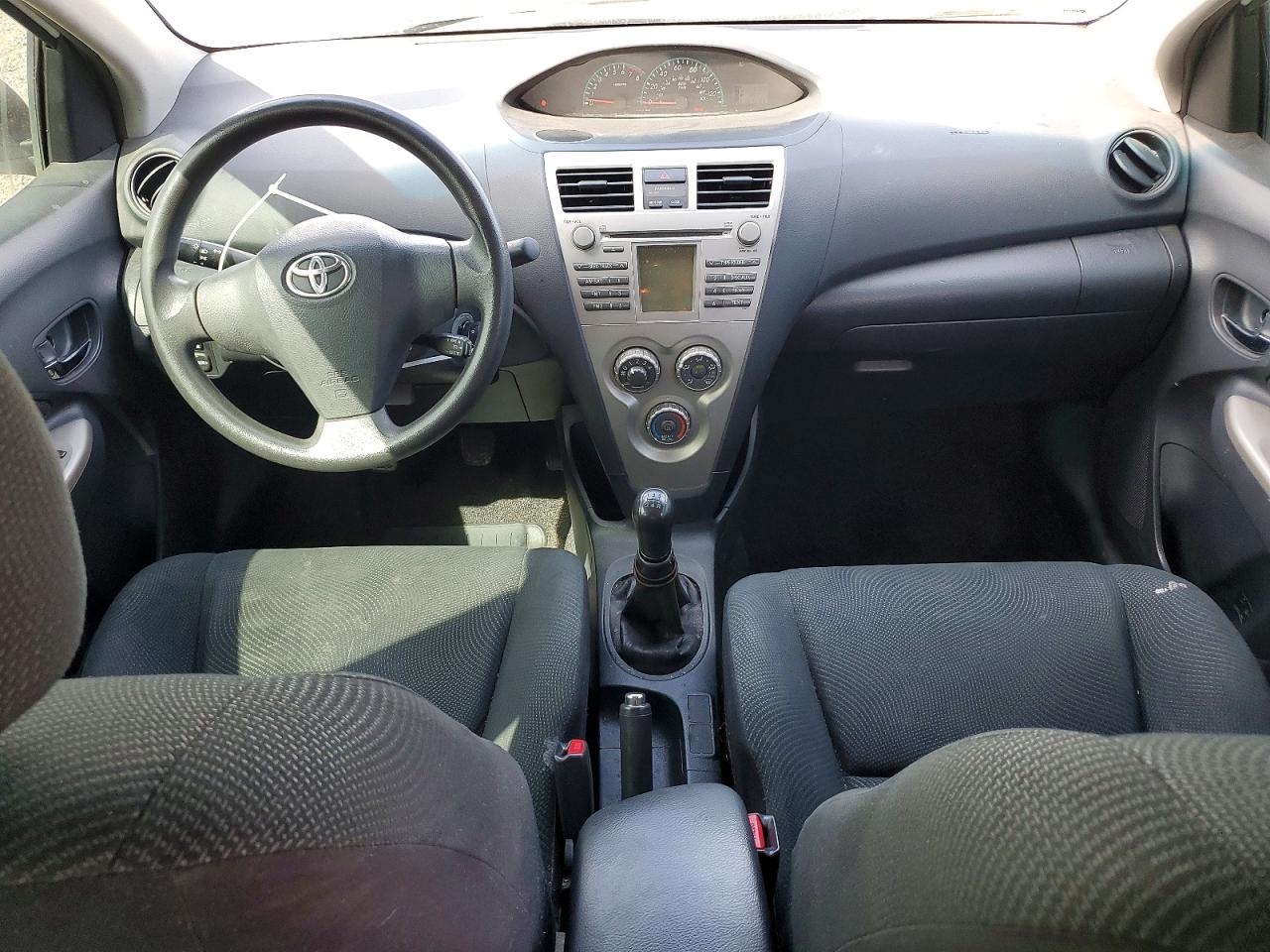 Toyota Yaris Base