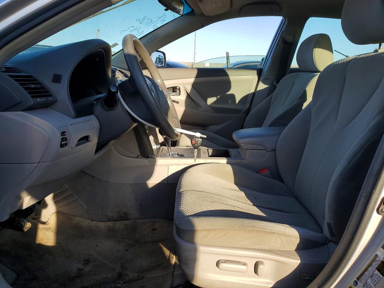 Toyota Camry Le V6