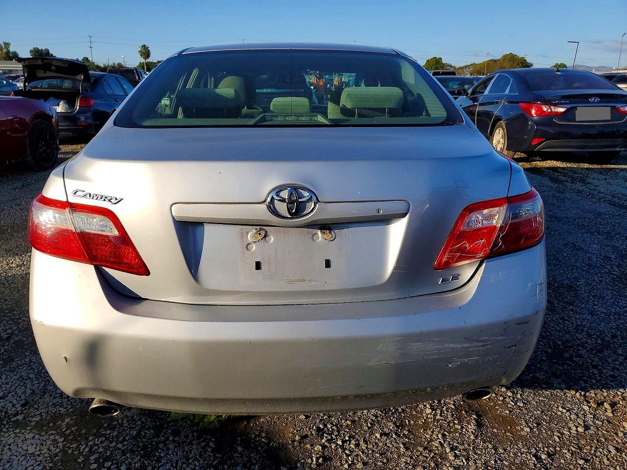 Toyota Camry Le V6