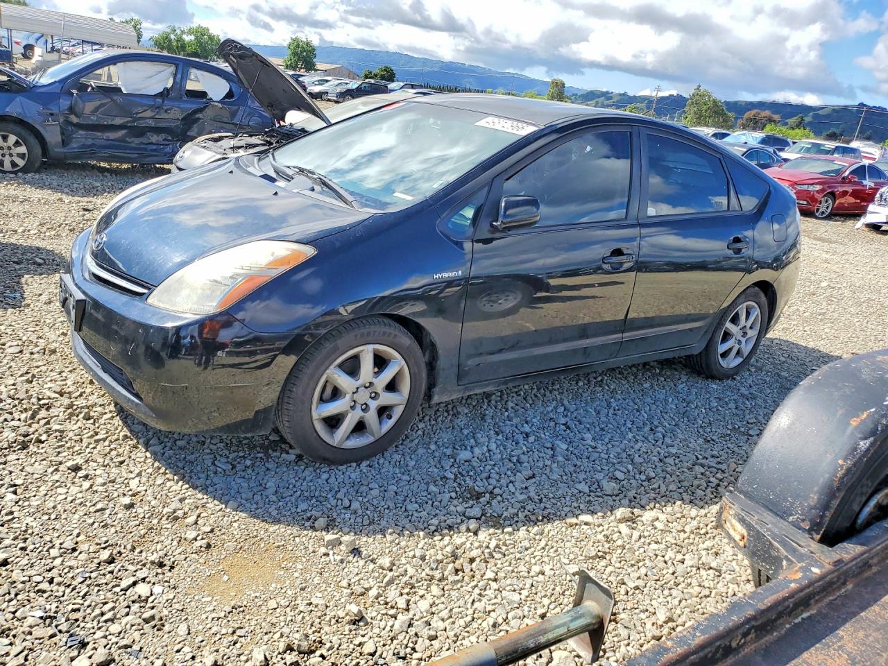 Salvage Toyota Prius Image
