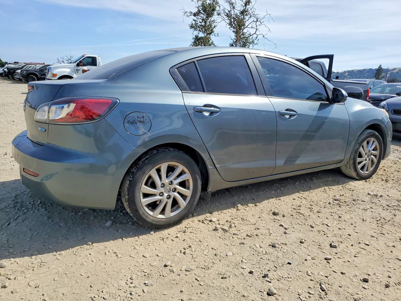 Mazda 3 I