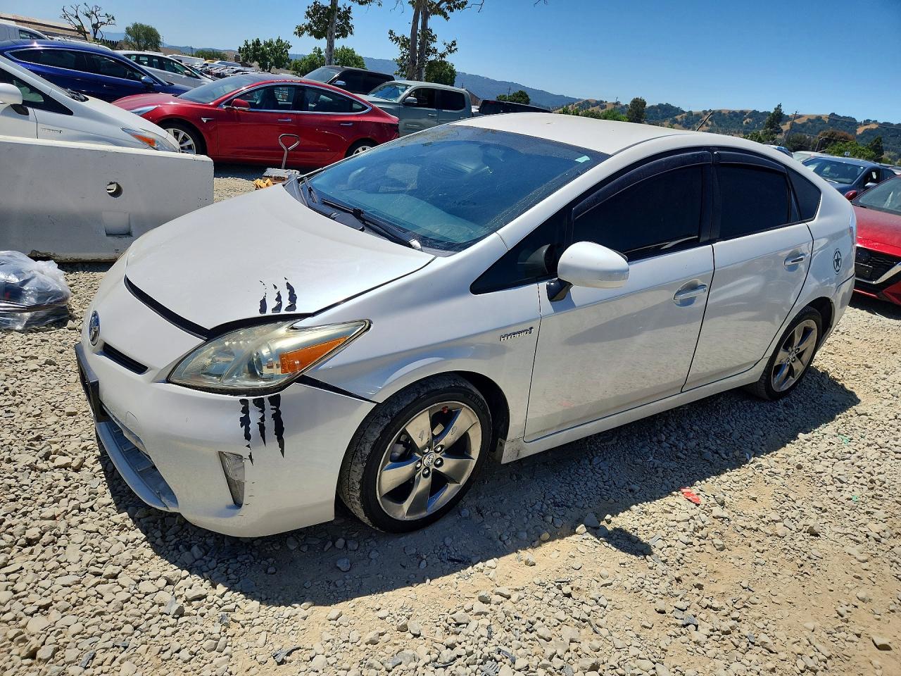 Salvage Toyota Prius Image