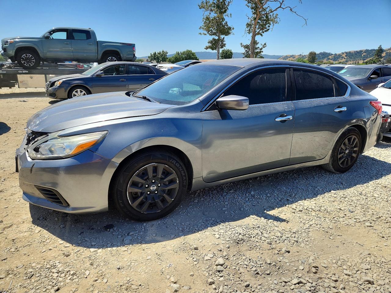Salvage Nissan Altima Image