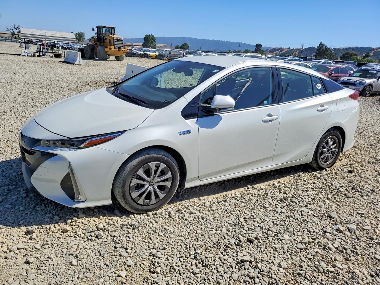 Salvage Toyota Prius Image