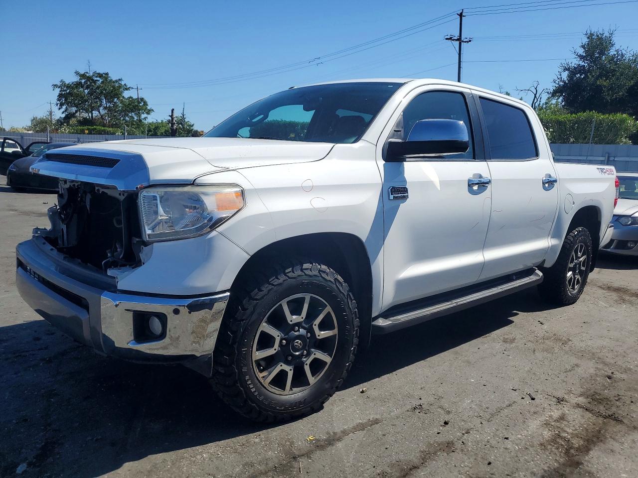 Salvage Toyota Tundra Image