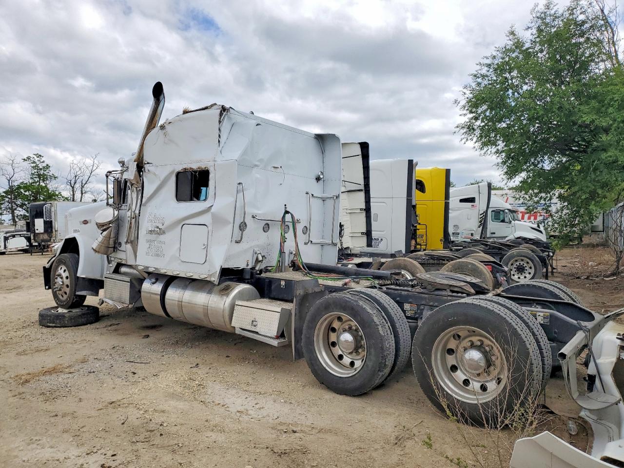 Peterbilt 389