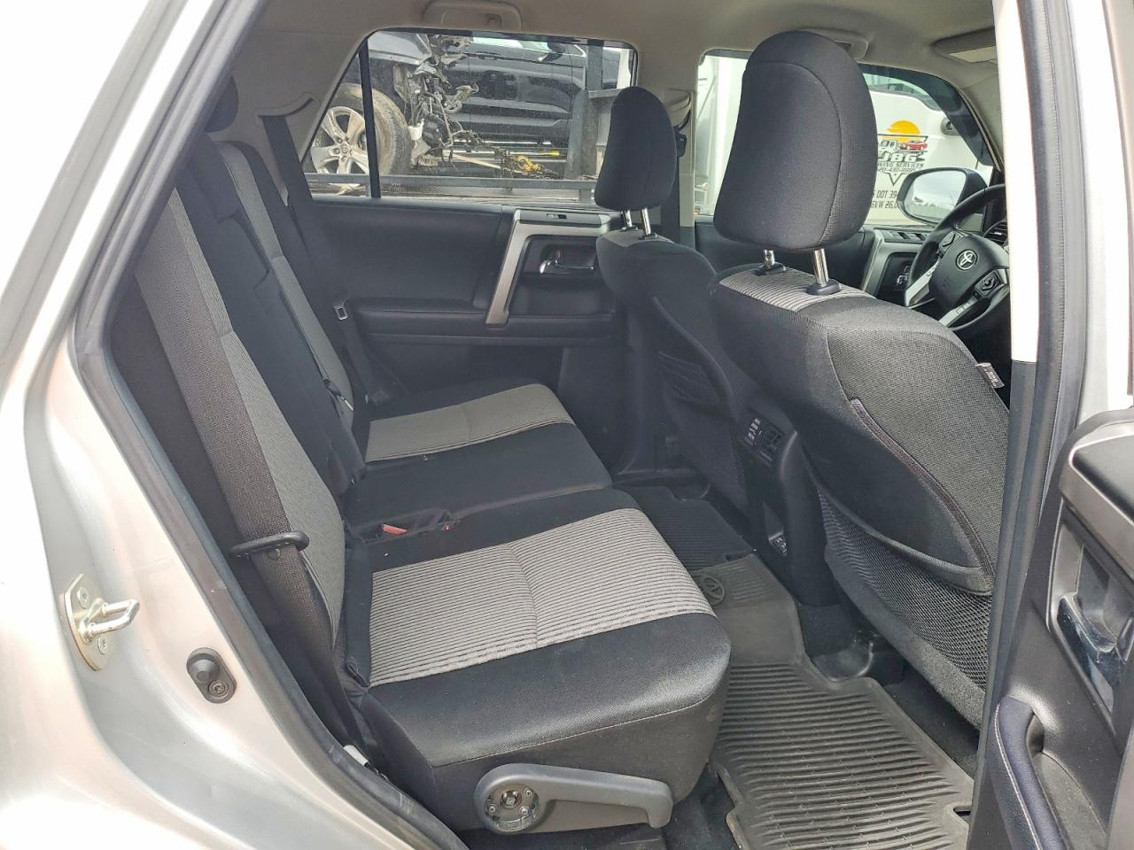 Toyota 4Runner Sr5