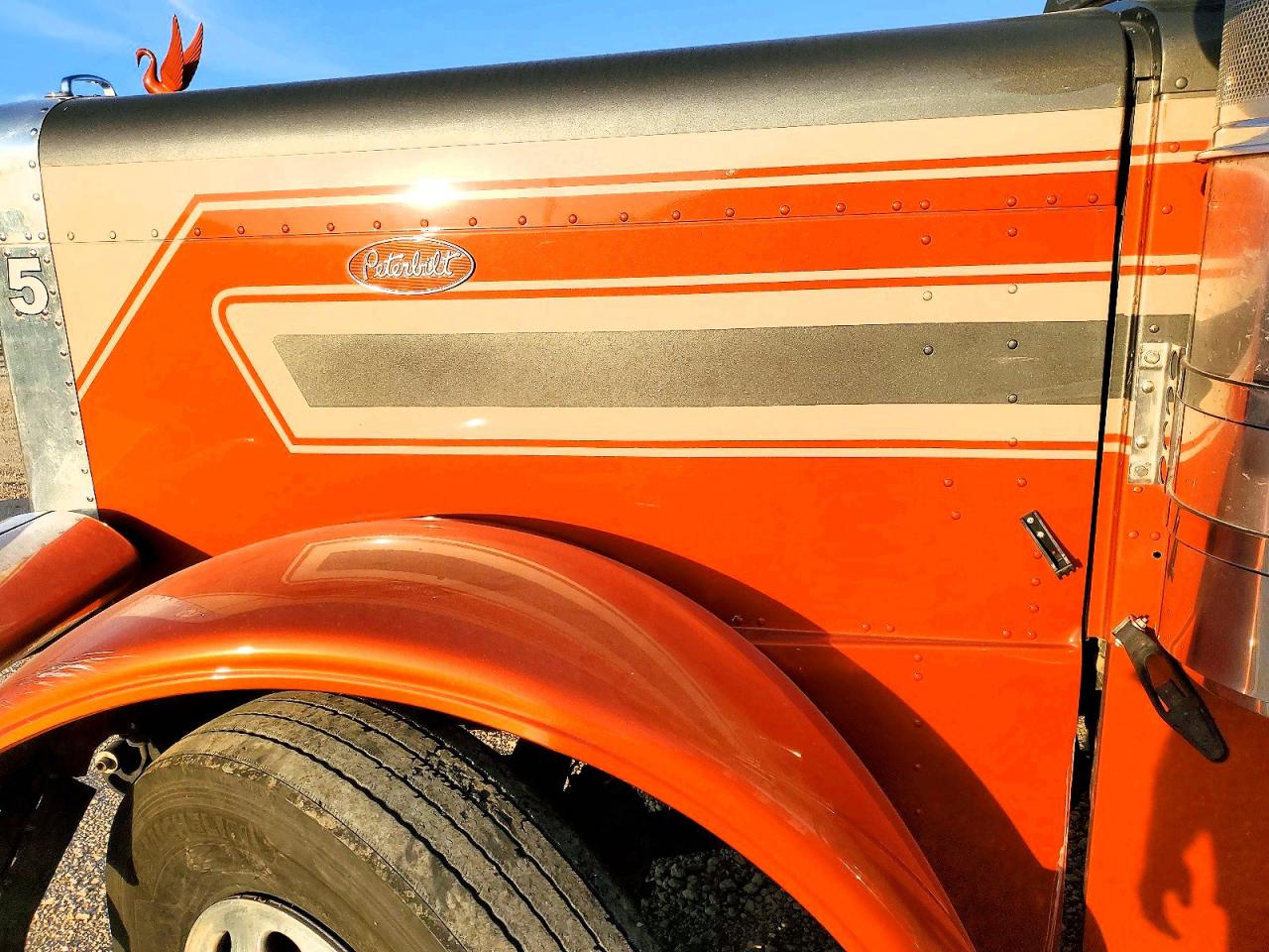 Peterbilt 379