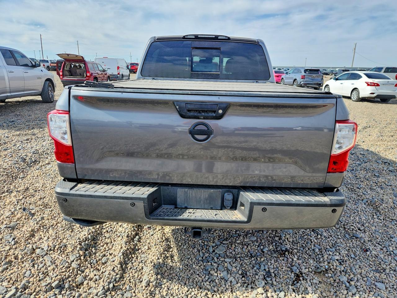 Nissan Titan Sl