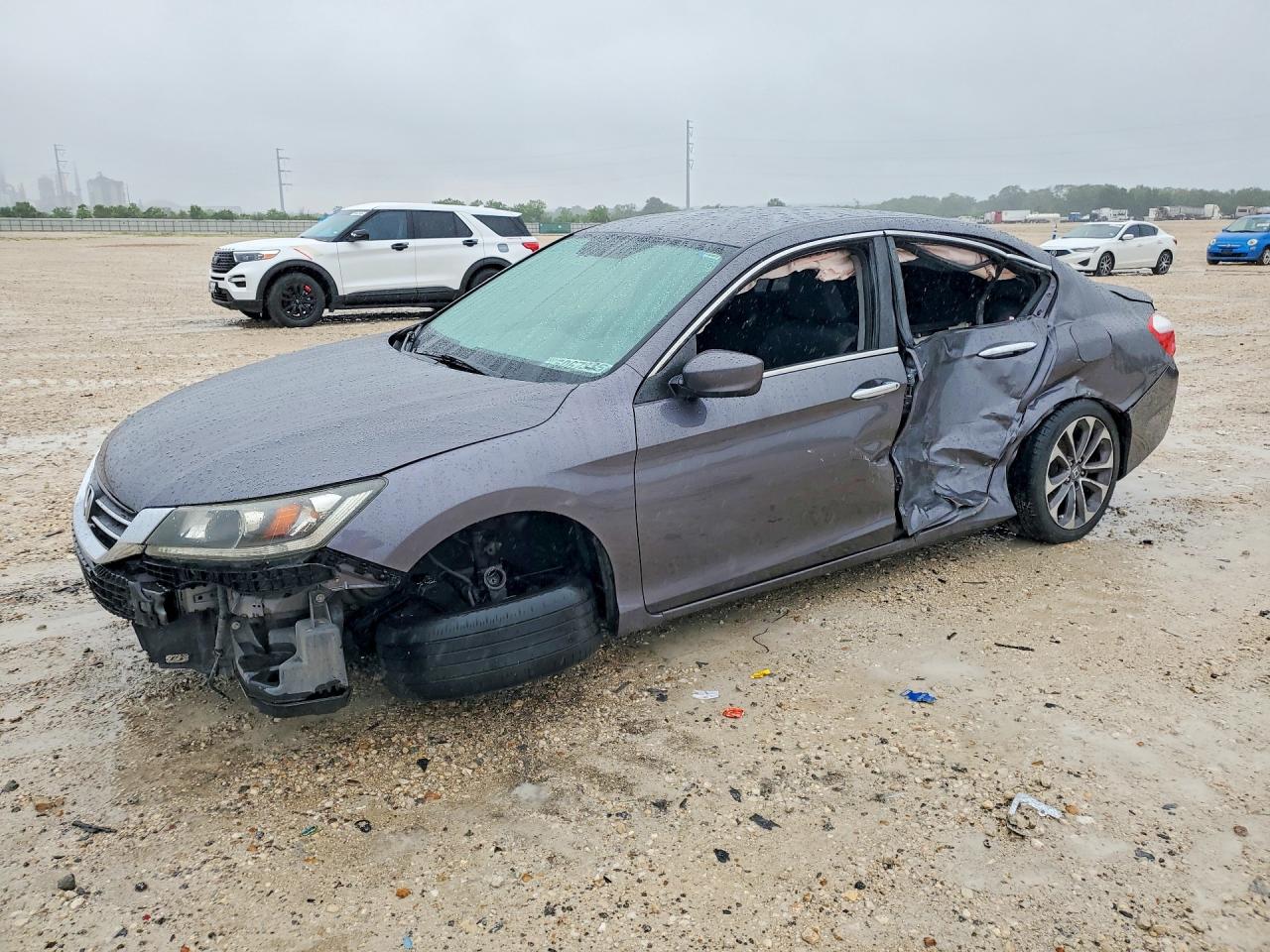 Salvage Honda Accord Image