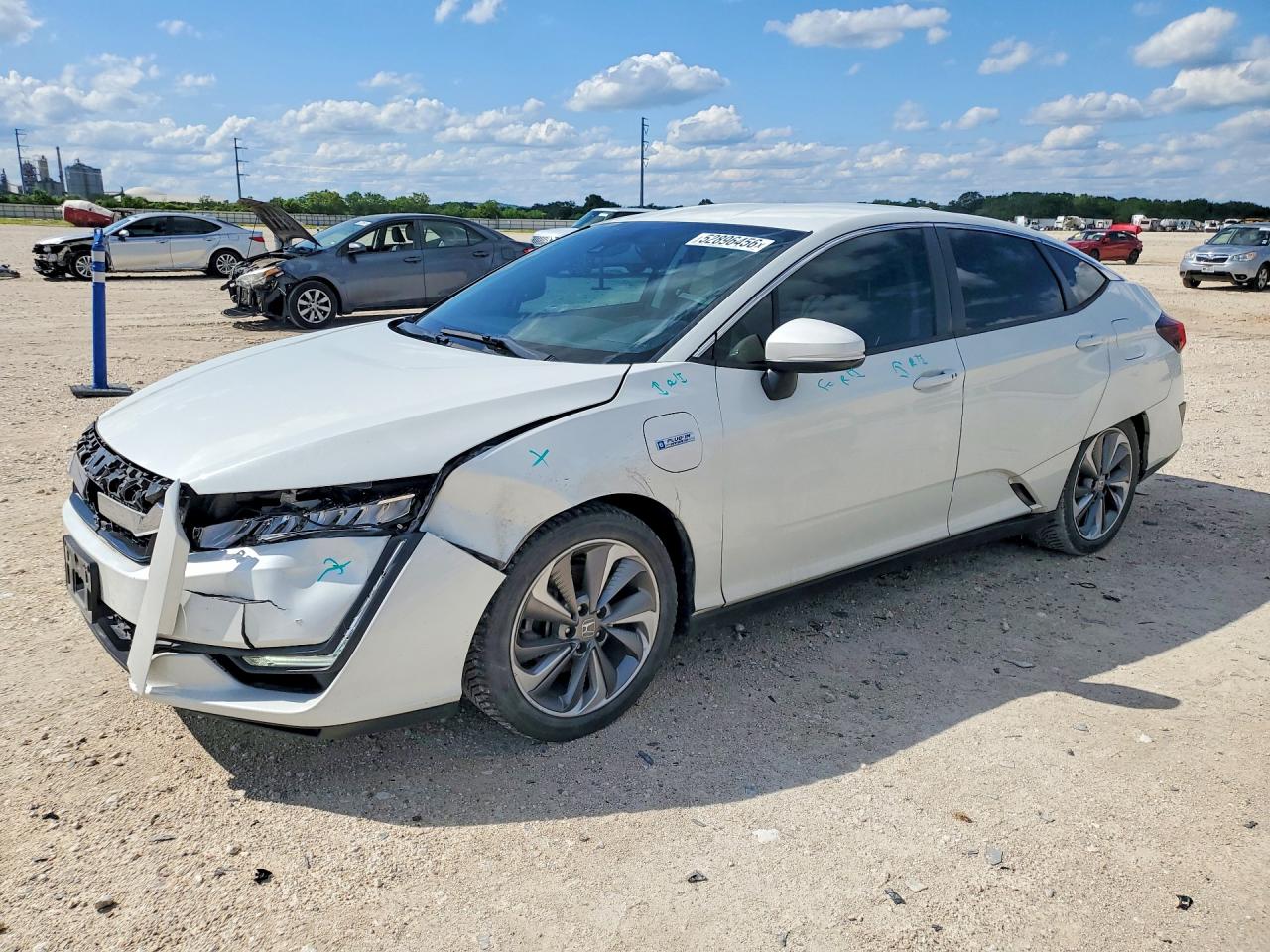 Salvage Honda Clarity Image
