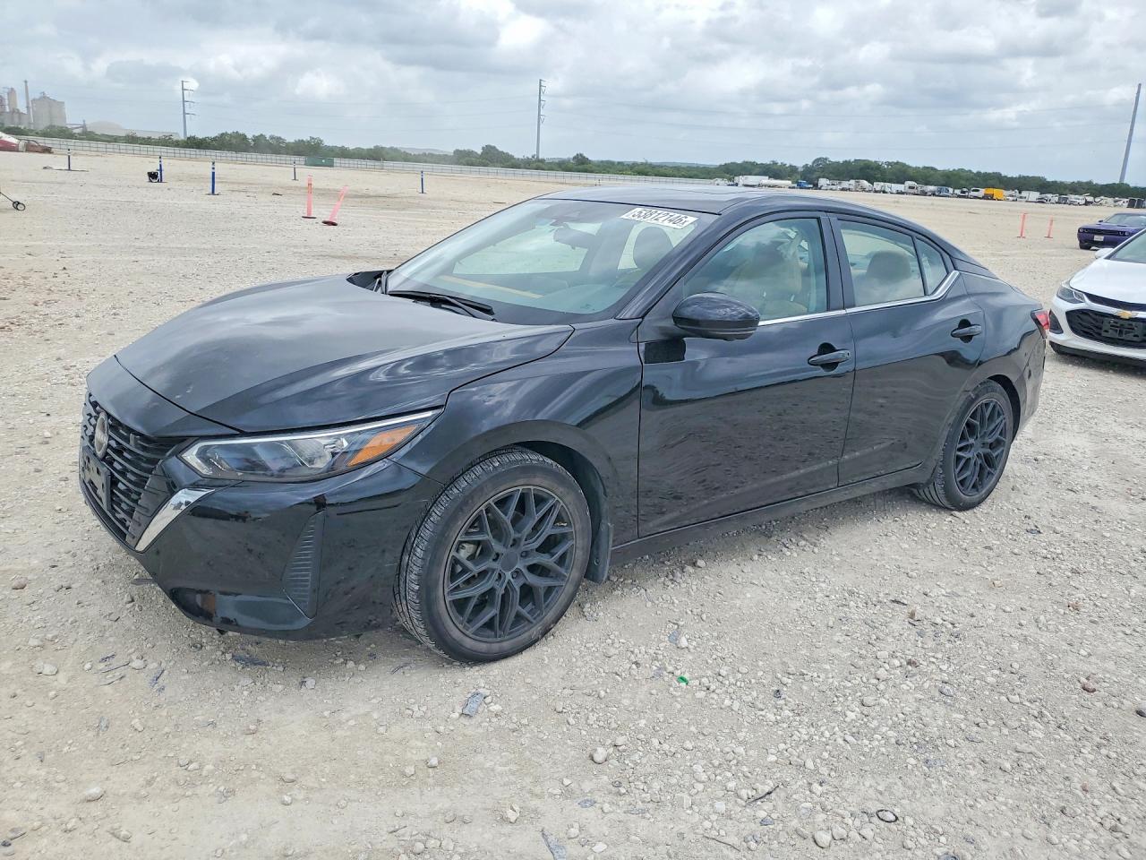 Salvage Nissan Sentra Image
