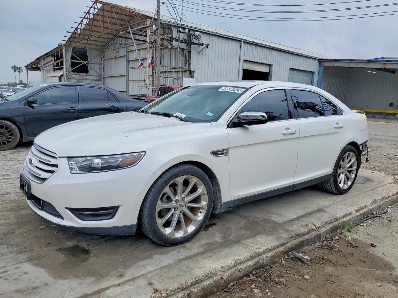Salvage Ford Taurus Image