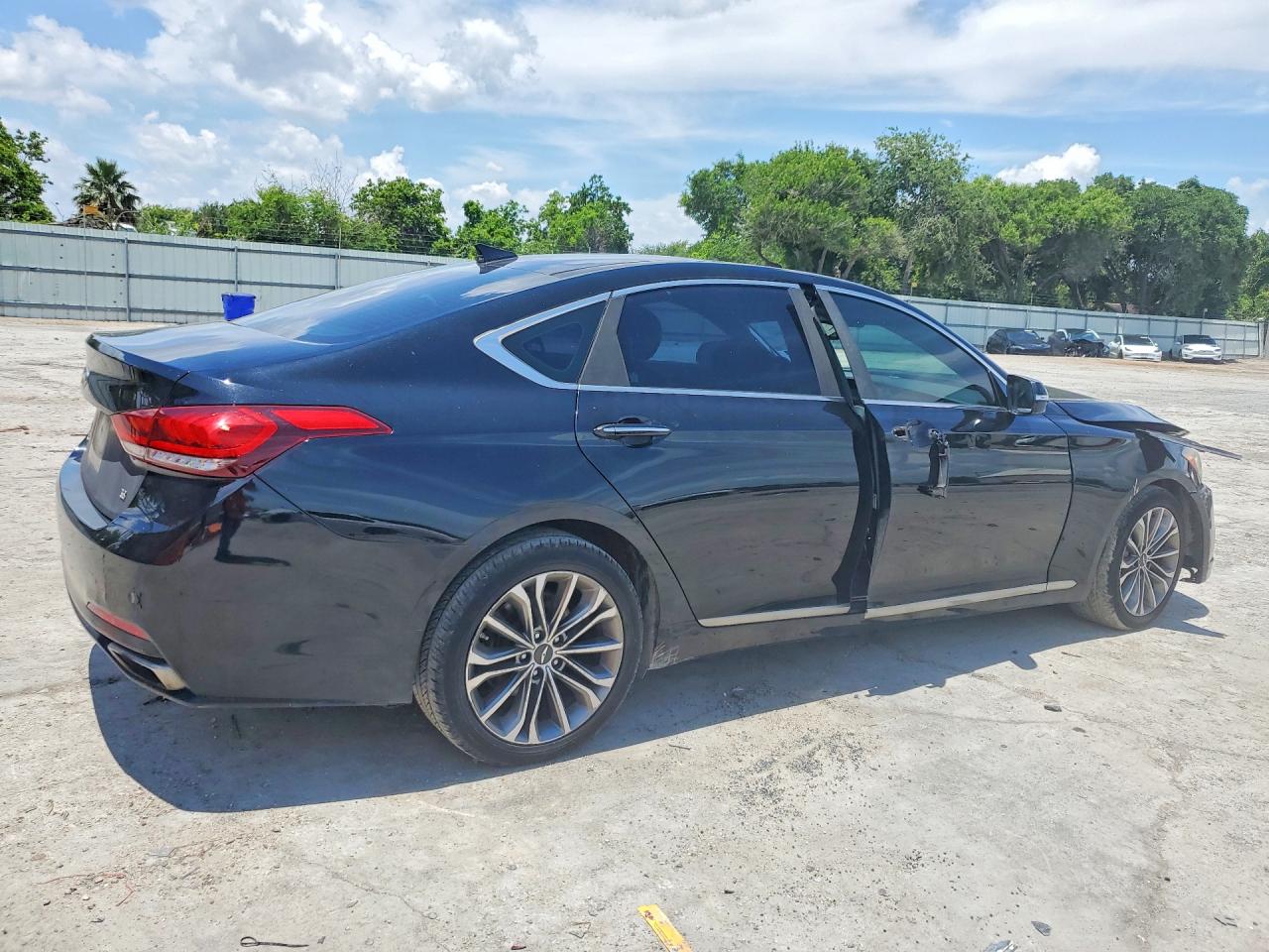 Hyundai Genesis 3.8l