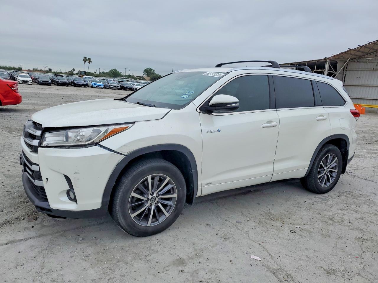 Salvage Toyota Highlander Image