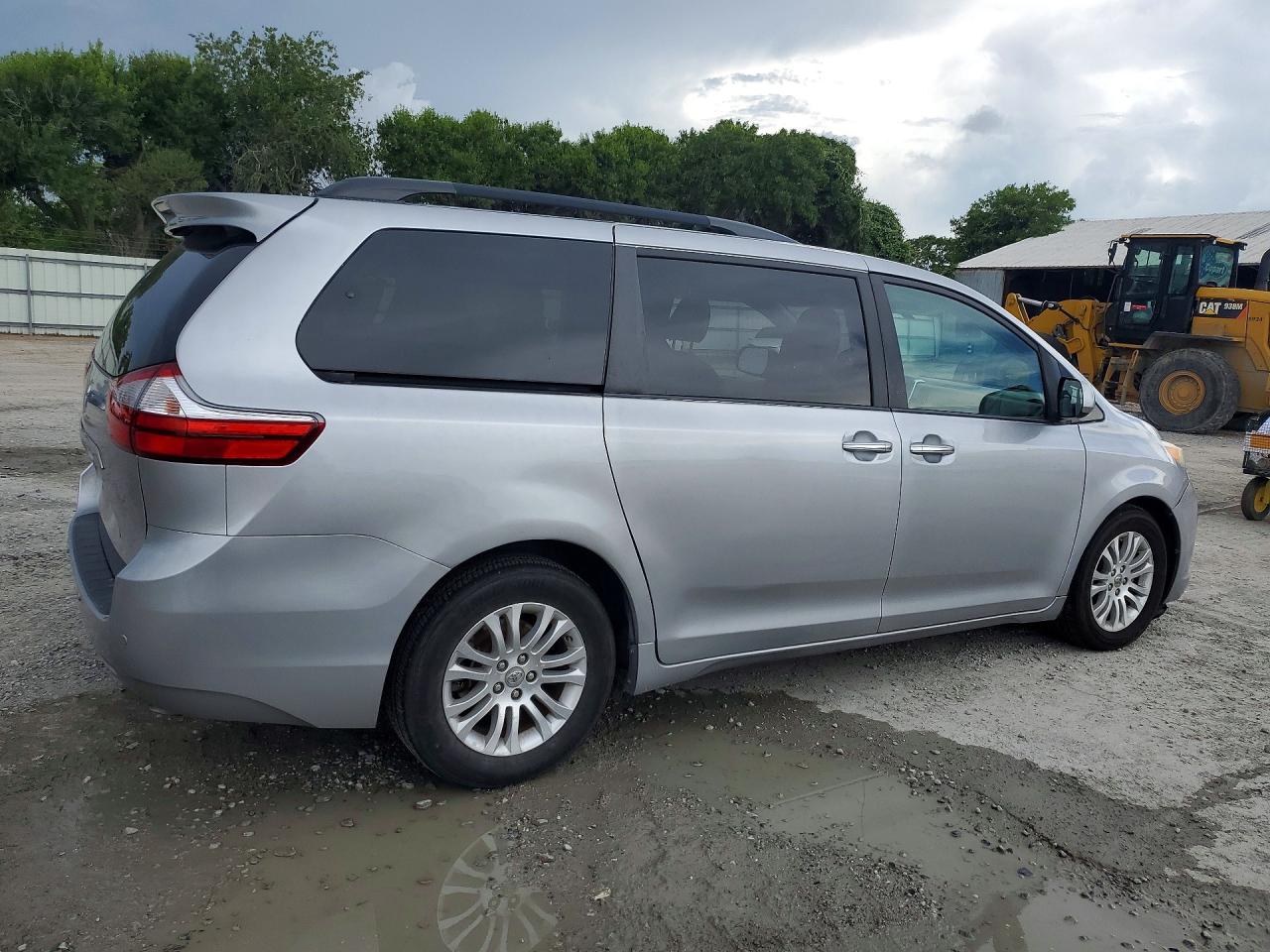 Toyota Sienna Xle Premium 8-passenger